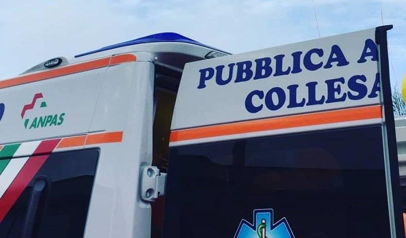 Un'ambulanza della Pubblica assistenza di Collesalvetti