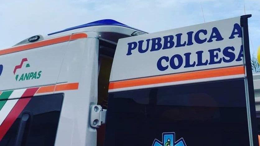 Un'ambulanza della Pubblica assistenza di Collesalvetti