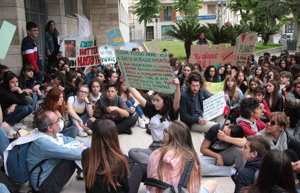 I seguaci di Greta Thunberg in strada per salvare il clima 