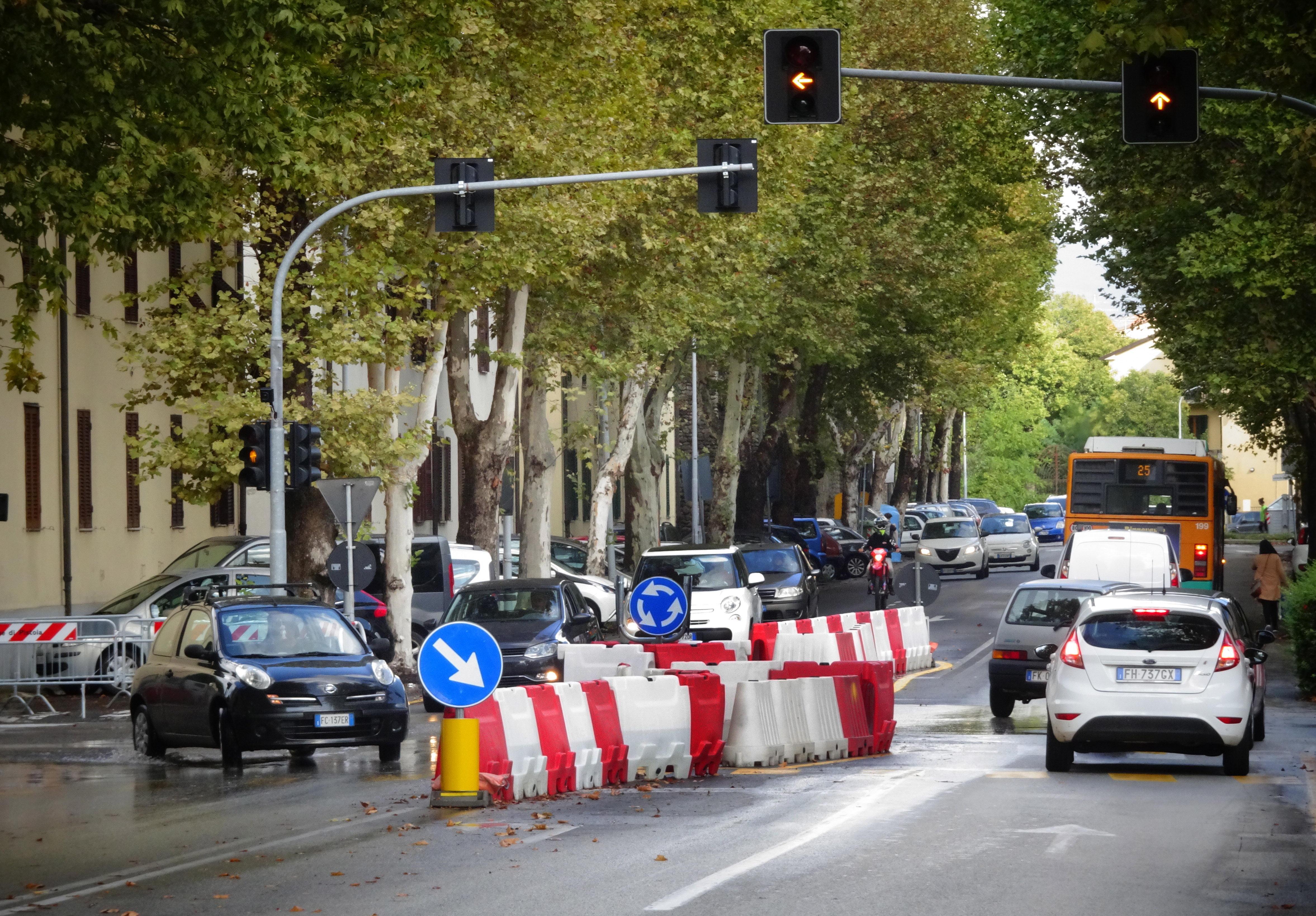 Traffico, arriva la cura a base di rotatorie. Ne spunteranno due in viale Matteotti 