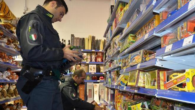 Niente scontrino in un negozio su due Controlli a tappeto in tutta la provincia