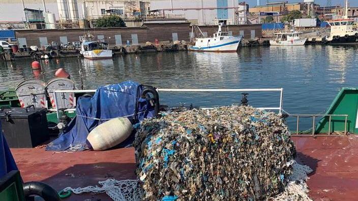 «Sulle ecoballe disperse in mare Regione disposta a collaborare»