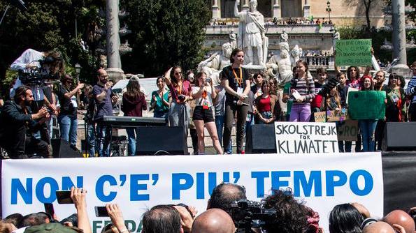 Gli studenti sono mobilitati: «Da qui la rivoluzione verde»