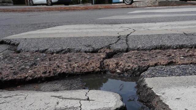 Via Bulgaria “spaccata” «Trappola per i pedoni»