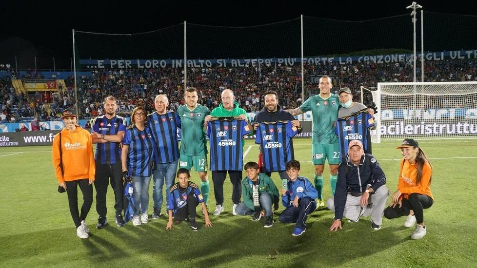 Rigori all’Arena e maglie in regalo per i tifosi