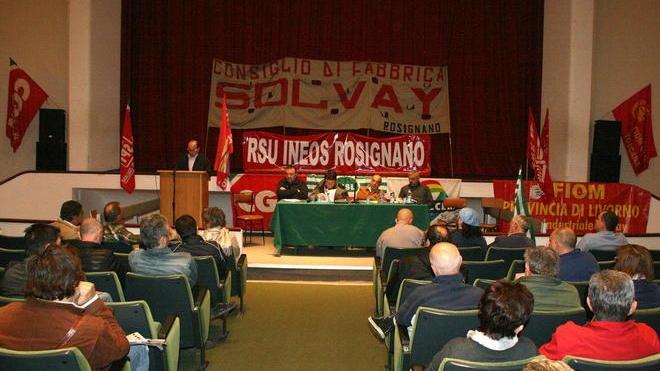 Solvay, lavoratori in sciopero in difesa dell’articolo 18. «Pronti a bloccare le strade per protesta»