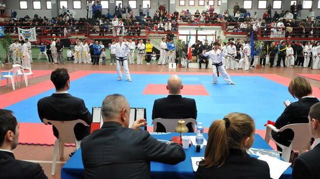 Si fanno onore i karateka del maestro Ugrechelize