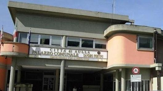 Stipendi non pagati alla coop Stella Azzurra Il sindaco cambia il bando