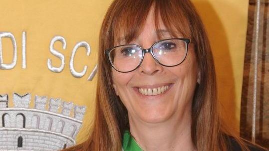 Apre la mensa a scuola La sindaca in classe