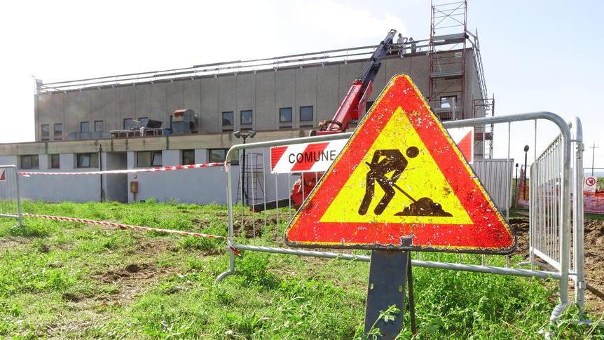 Le opposizioni «Palamelo, quando finiranno i lavori?»