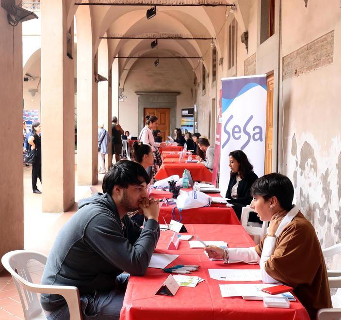 Una valanga di curricula al festival “Imprese al Centro» 
