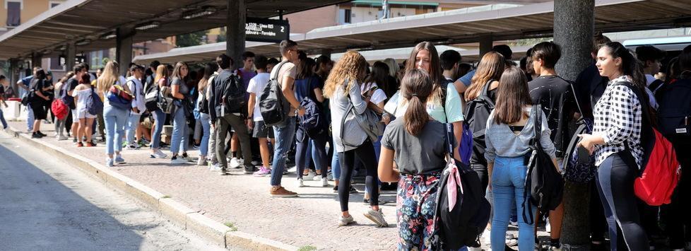 «Tutti fuori alle 13? Tecnici, professionali e licei hanno ore diverse» 