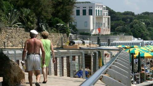 Tassa di soggiorno: durerà sei mesi esenti gli under 14 