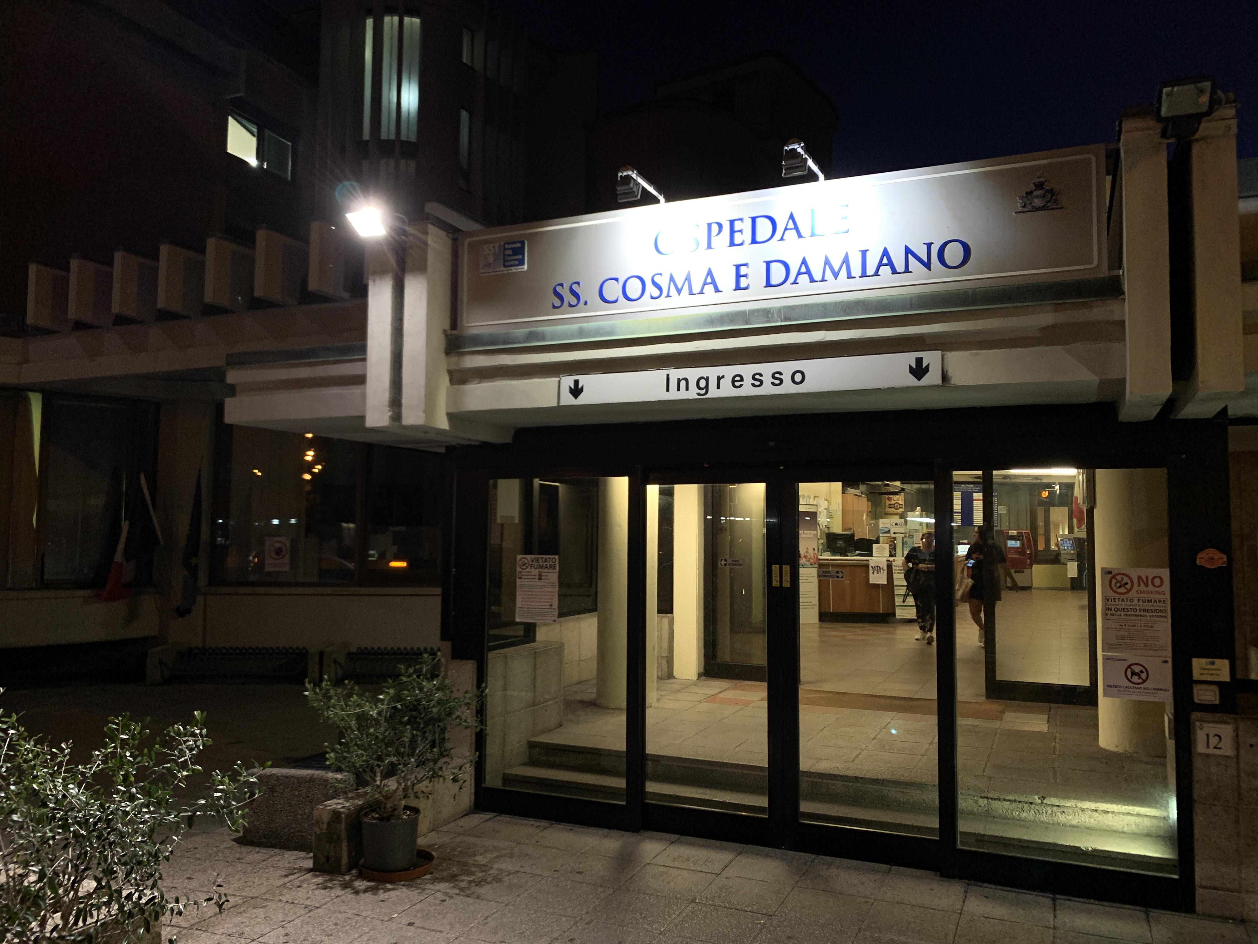 Neonata morta in braccio alla madre, i familiari: "Ora lasciateci da soli nel dolore" 