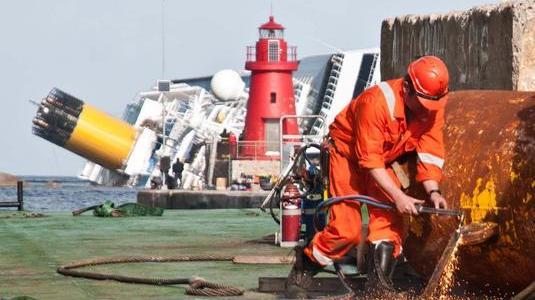 Rimuovere la nave costerà 180 milioni: «Subito via ai lavori»
