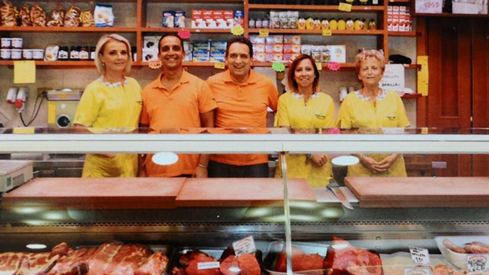 Cinquant’anni di commercio per il Primo Centro Carni Il proprietario: «Grazie a tutti»