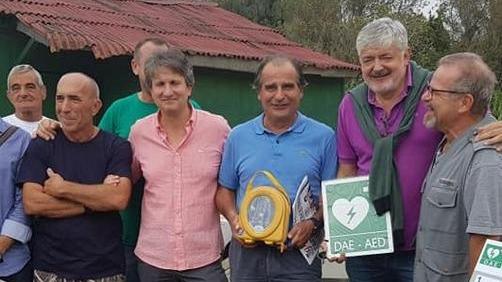 Un defibrillatore a Bocca di Serchio
