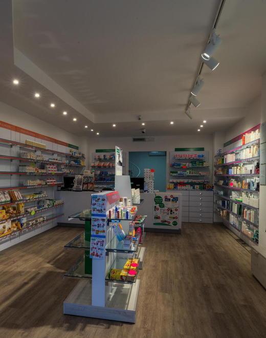 A Romagnano apre una nuova farmacia: la sfida di tre soci 