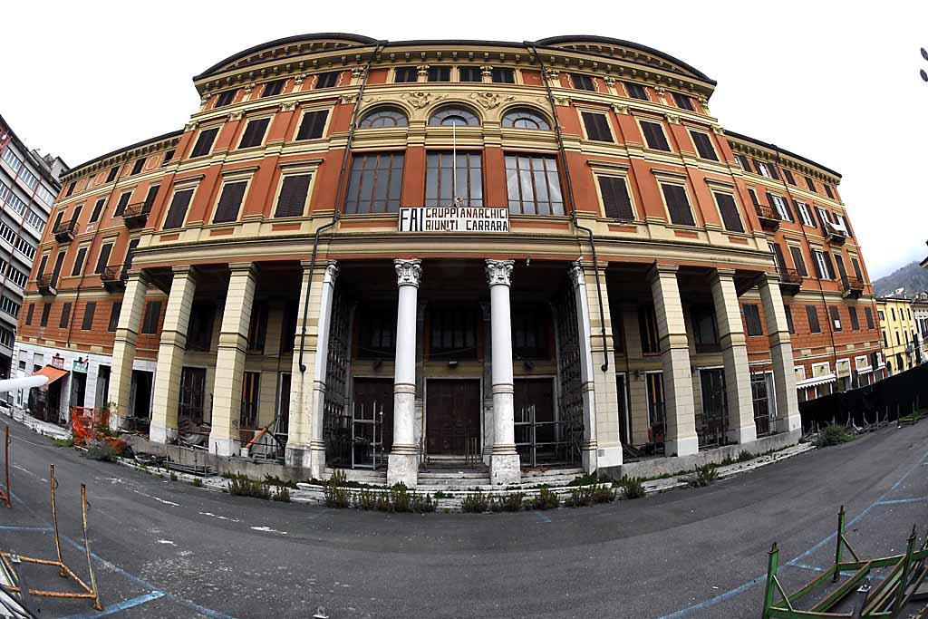 Carrara, «No alla demolizione del Politeama» 