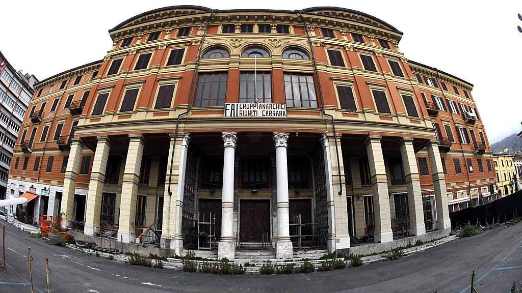 Carrara, «No alla demolizione del Politeama»