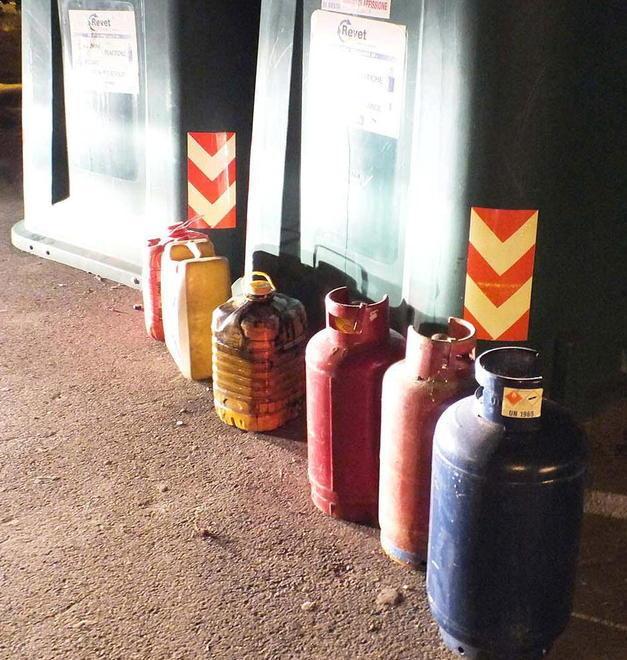Rifiuti abbandonati, 150mila euro l’anno il costo dell’inciviltà pagato dai cittadini 