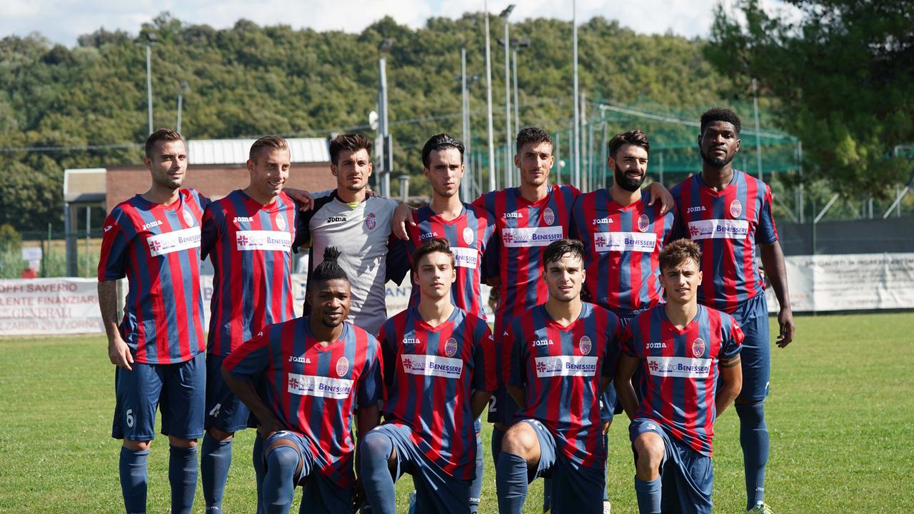 La formazione del Fratres Perignano che ha sfidato la Massese (Foto Franco Silvi)
