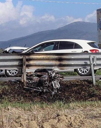 Morti uomo e donna in moto contro un’auto Due persone indagate 