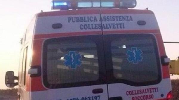 Un'ambulanza della Pubblica assistenza di Collesalvetti