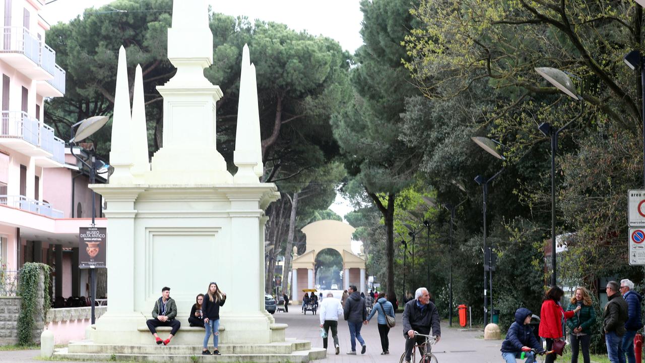 Viale Carducci a Lido Estensi saluterà gli obelischi