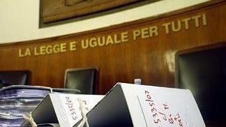 Referti falsi per i domiciliari, condannati rapinatore e medico