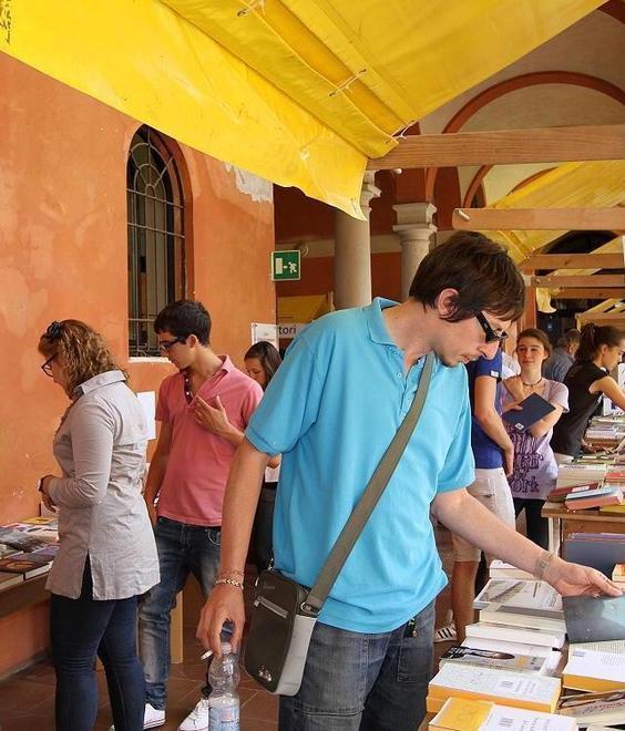 Castelfranco, una “biblioteca” sotto ai portici per un week end con gli scrittori 