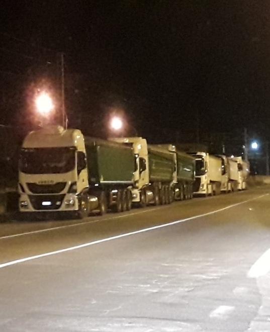 Controlli su camion e rifiuti alla discarica di cava Fornace 