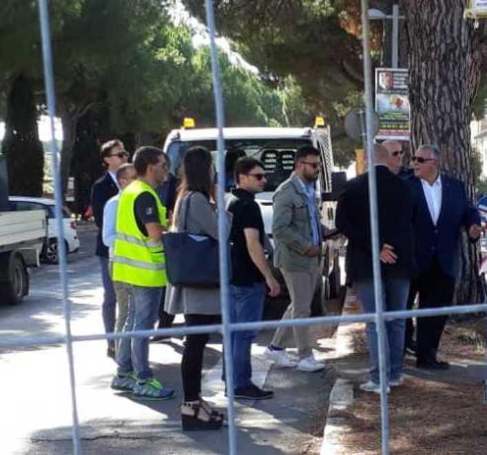 Il sindaco: «Mi piange il cuore ma dobbiamo andare avanti» 