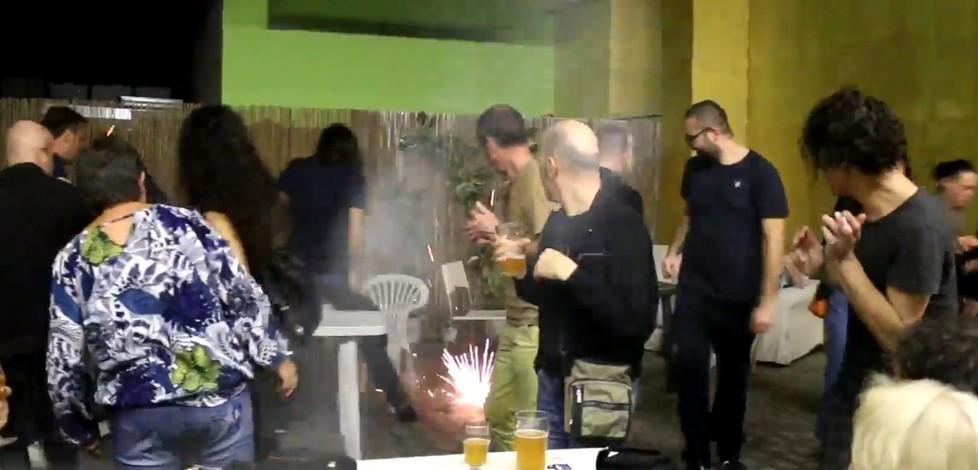 Sigaretta elettronica esplosa al concerto: spunta il filmato 