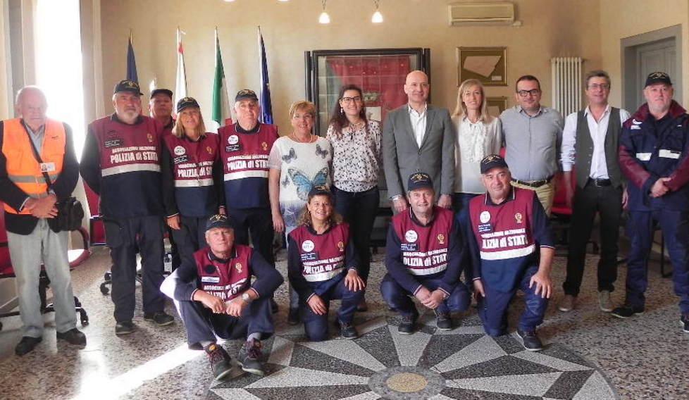 Le sentinelle volontarie anche sui bus e nei parchi contro vandali e bulli 