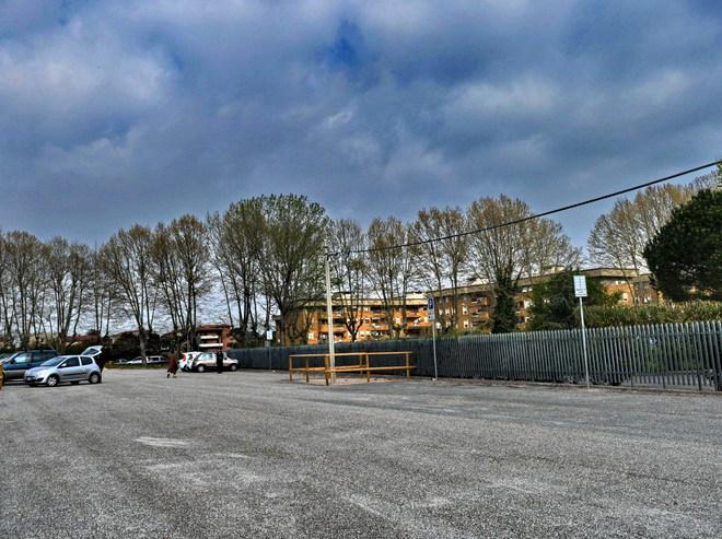Apre il nuovo parcheggio del mercato 