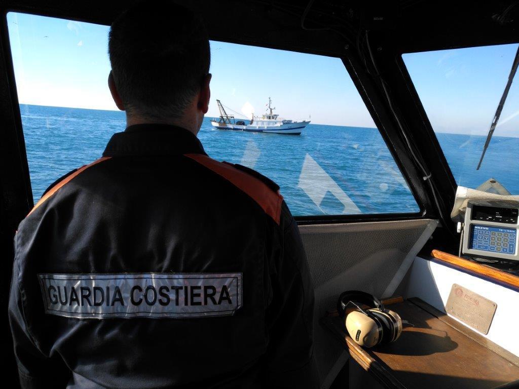 Si tuffa in mare con le amiche: muore annegata