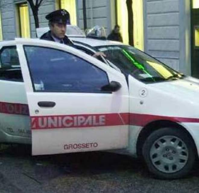 «Puniamo chi compra dagli abusivi» 