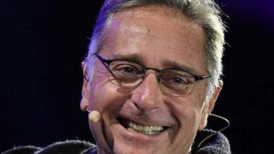 Oltre lo schermo tv Paolo Bonolis si racconta in un diario poetico e ironico