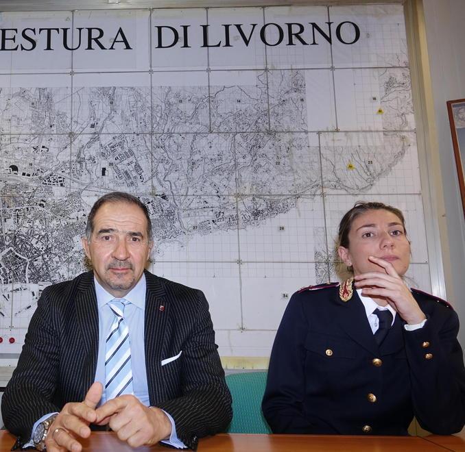 Nella foto in alto il questore Lorenzo Suraci accanto alla vicequestore aggiunto della Squadra mobiledella polizia di Stato di Livorno Valentina Crispi;