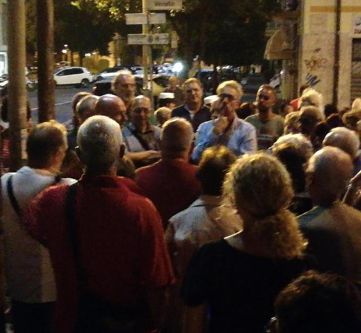 Quartiere preda dei ladri: la proposta dei militari divide abitanti e negozianti 
