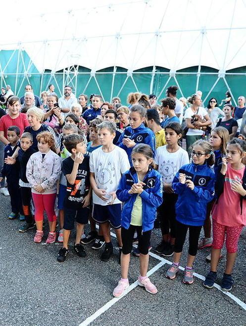Crocetta e Morelline trionfano nel Palio Giovani protagonisti alla staffetta fra rioni 