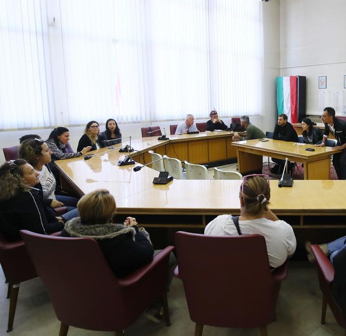 Scuola del Sorriso chiusa Nuovo vertice in municipio