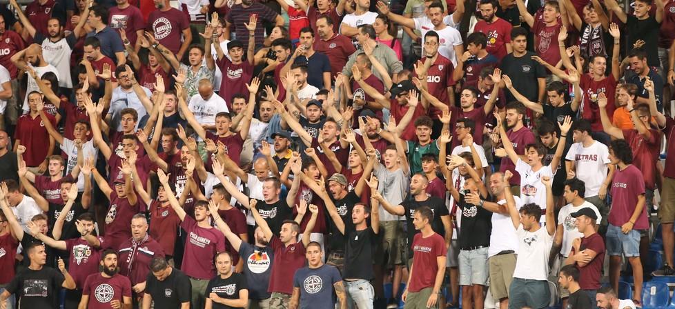 L’entusiasmo dei tifosi dopo l’inferno della serie D «Grati a questa società»