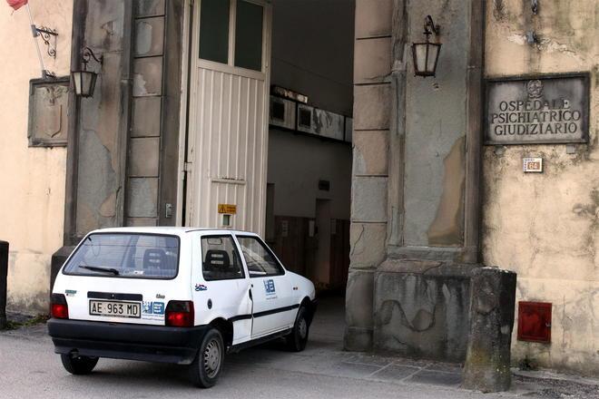 Il ministro: «Opg chiusi o riconvertiti entro il 2013» 