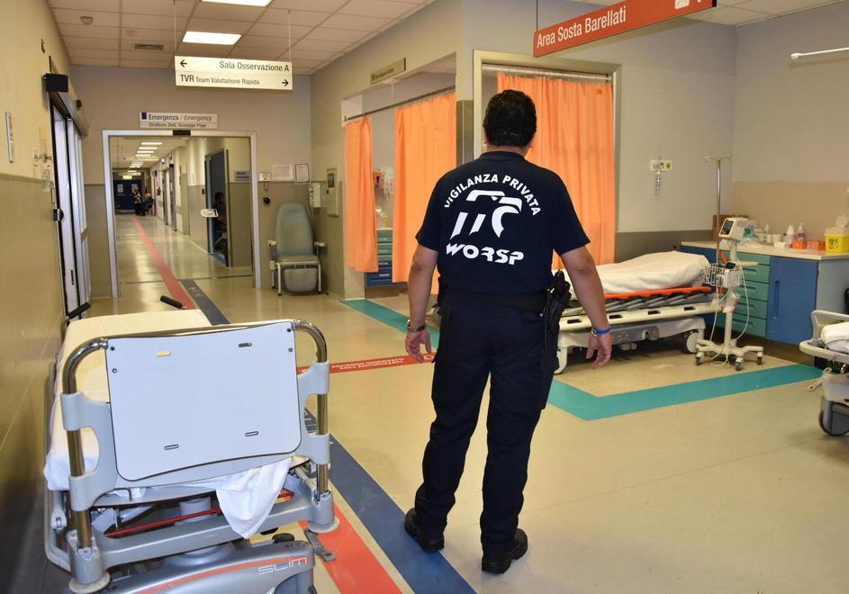 Vigilanza 24 ore su 24 al pronto soccorso per proteggere il personale e i pazienti 