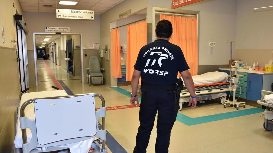 Vigilanza 24 ore su 24 al pronto soccorso per proteggere il personale e i pazienti