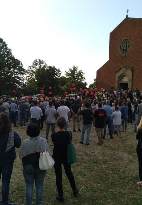 Una folla commossa per l’addio a Edo Ogni 30 settembre la scuola lo ricorderà 