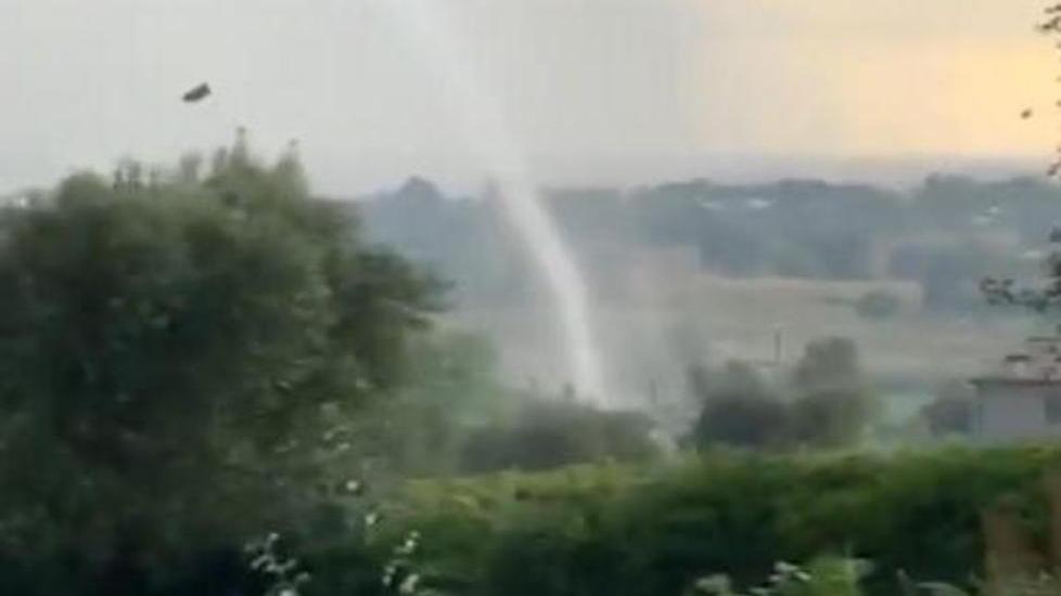 Tromba d’aria in campagna