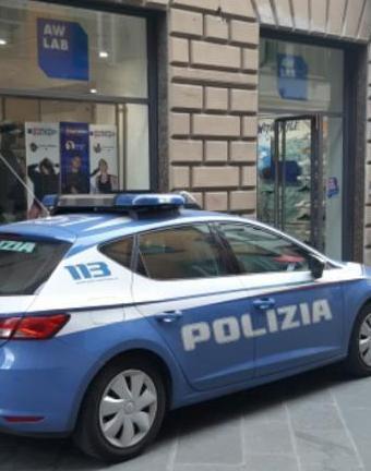 Tre arrestati dopo il furto di una borsa a una turista in Piazza dei Miracoli